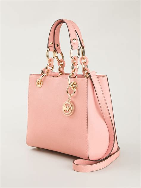 michael kors pink bag.